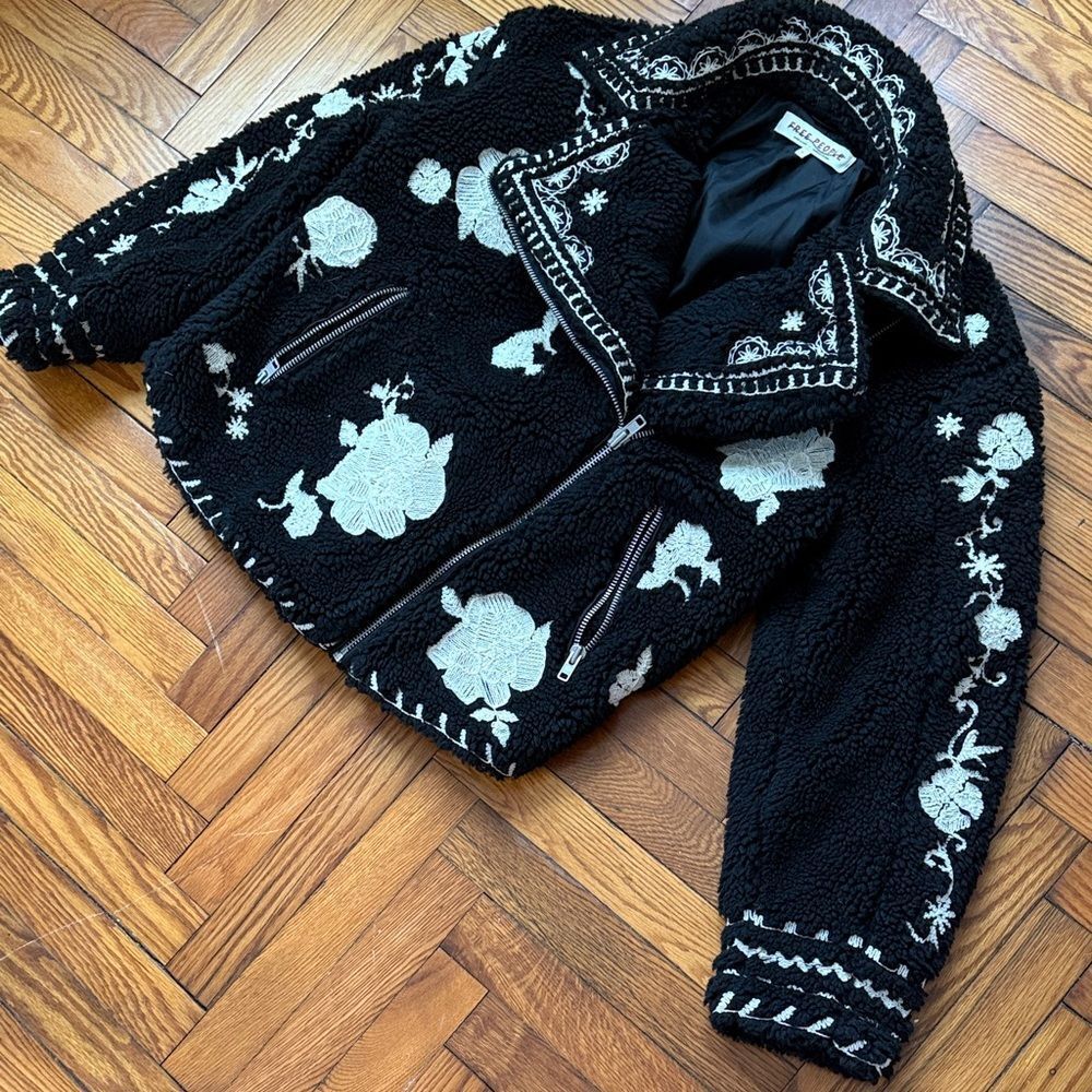 FREE PEOPLE Maya Sherpa
Jacket size S - Picture 7 of 10